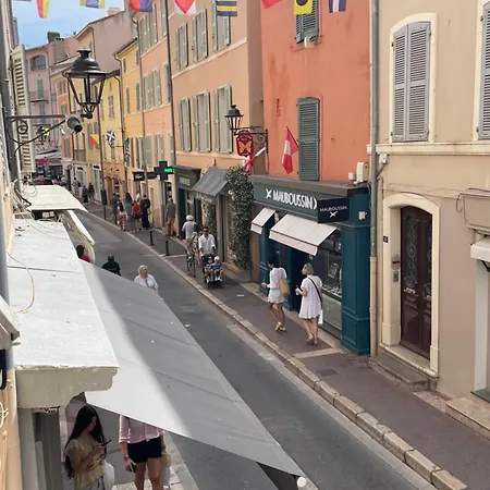 Sur Le Port Апартаменты